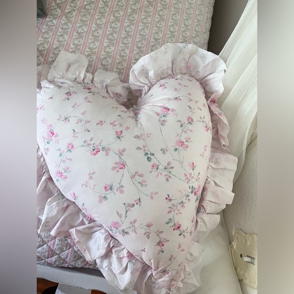 LoveShackFancy heart pillow - Picture 4 of 4